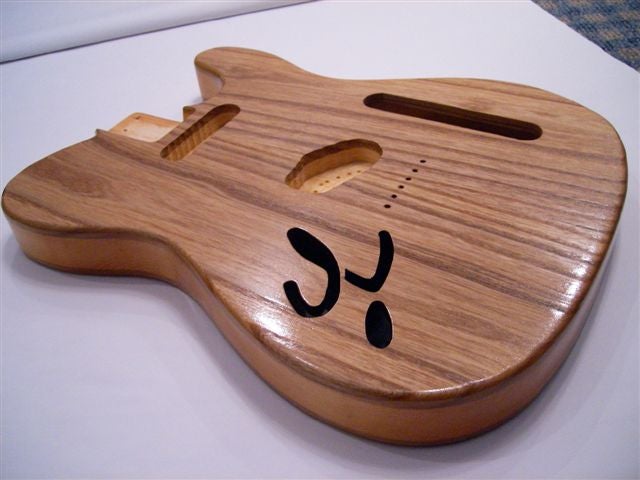 Ash_Thinline_-_UNI_2542