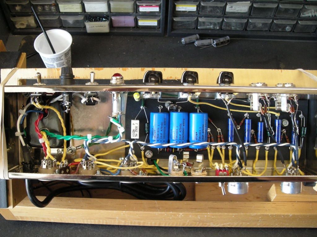 Lil_Dawg_7_-_John_s_finished_chassis_interior