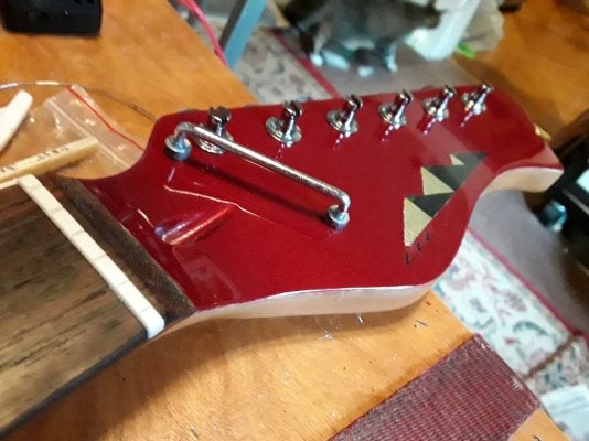 headstock w tuners above.jpg