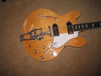 Epiphone with bigsby Epiphone with bigsby