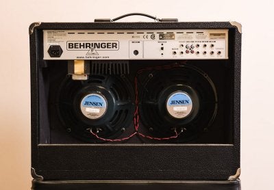 behringer 210