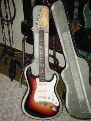 1970s Aspen Guitar 01.jpg